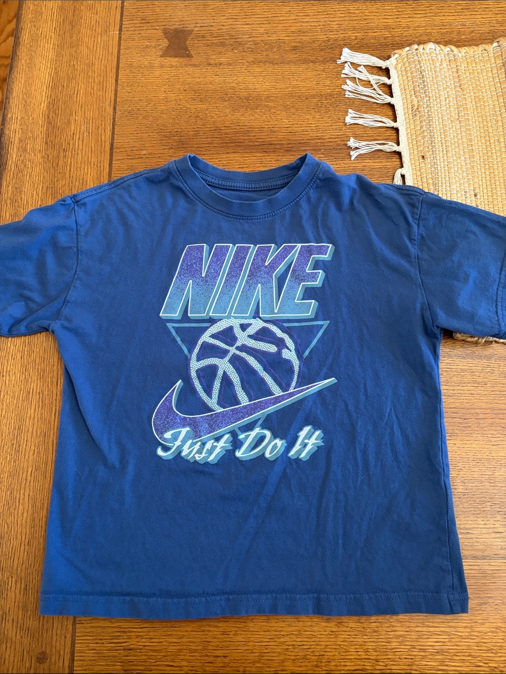 Nike Girls ' Blue 'Just Do It' Basketball Graphic Tee
